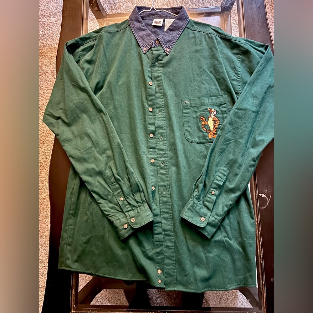 Disney Green Men's Casual Shirt with Tigger Embroidery 2XLT